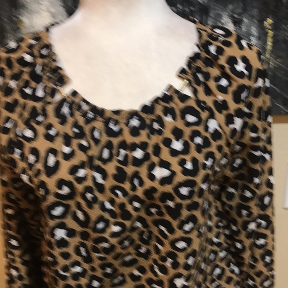 Michael Michael Kors Animal Print Pullon Ruffle Neckline Tie sleeves Top-Size P - Picture 5 of 8